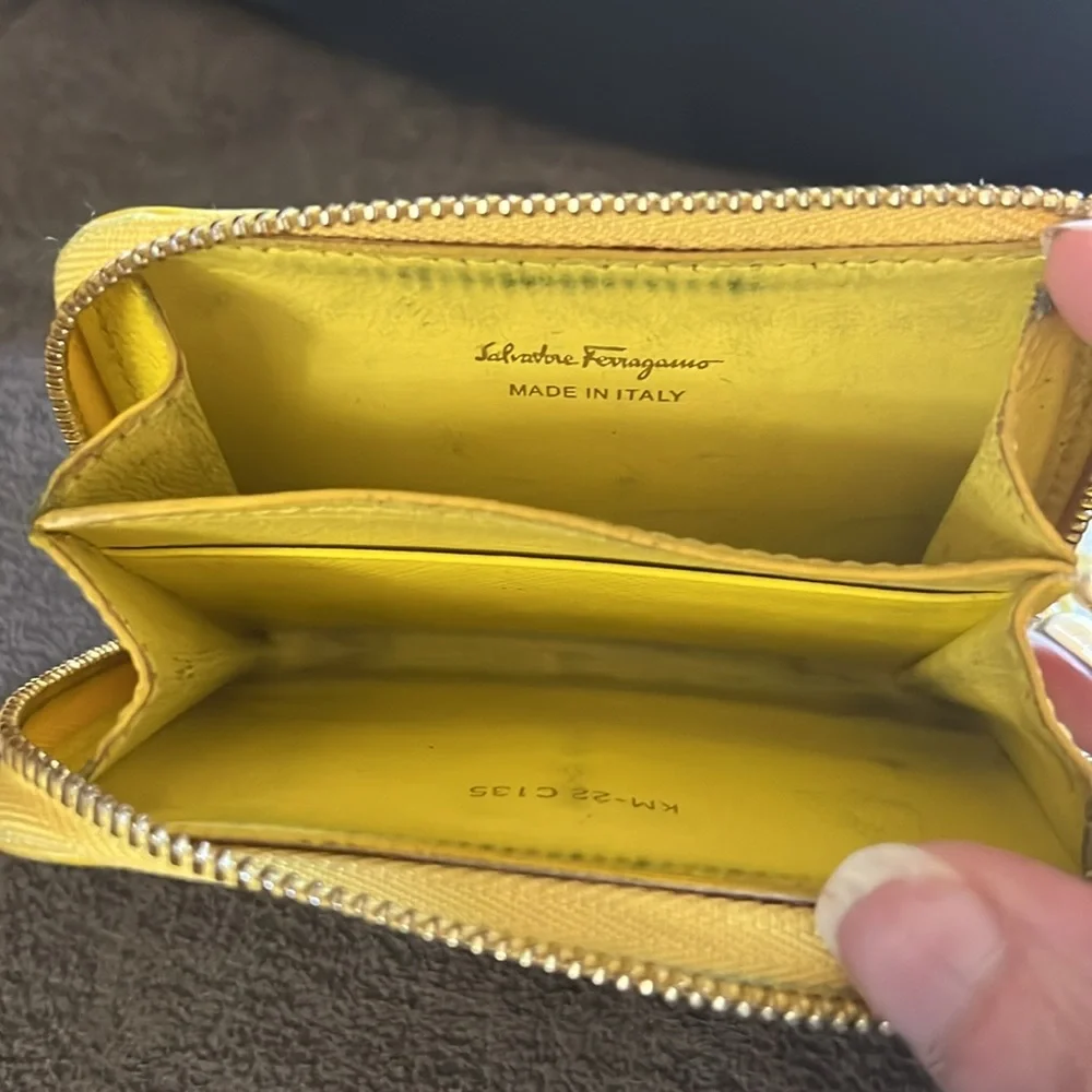 Salvatore Ferragamo Vara Leather Zip Around Coin Purse - Picture 8 of 8